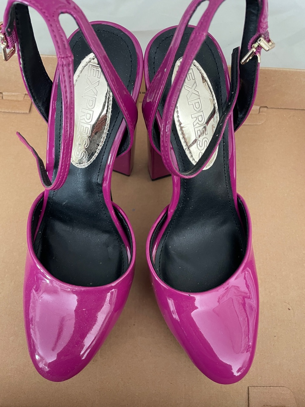 Express Rounded Toe Platform Pumps - Picture 10 of 11